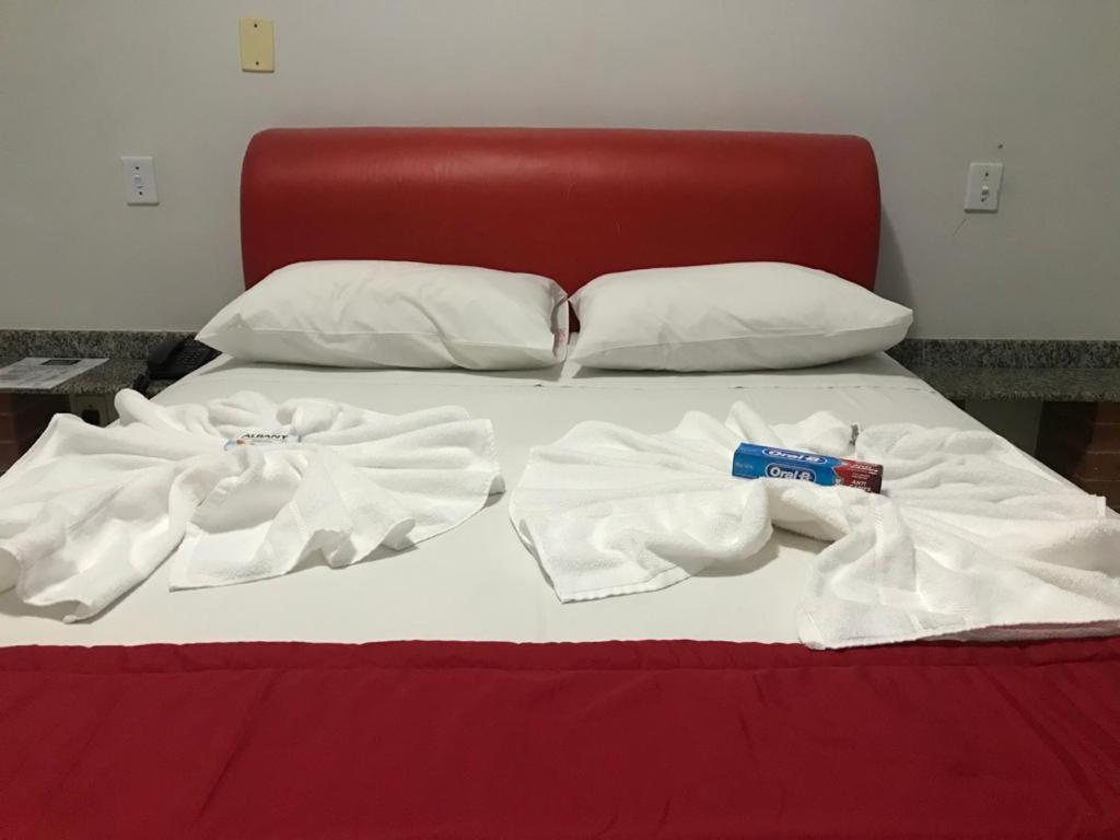 Hotel Oliveira Goiânia Exteriör bild